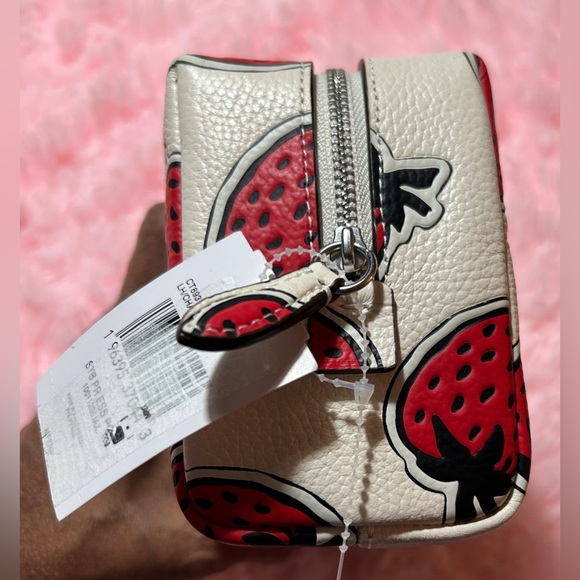 COACH ESSENTIAL COSMETIC POUCH - STRAWBERRY PRINT - Picture 6 of 8